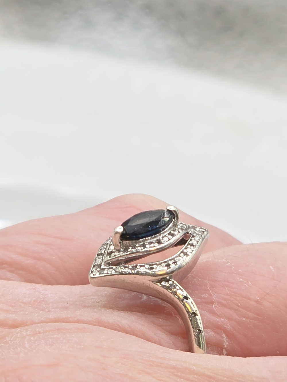 Narural And Elegant Blue Sapphire And Diamond Ring - Picture 7 of 9
